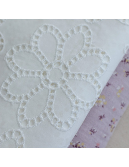copy of Broderie anglaise plumetis de coton coloris blanc