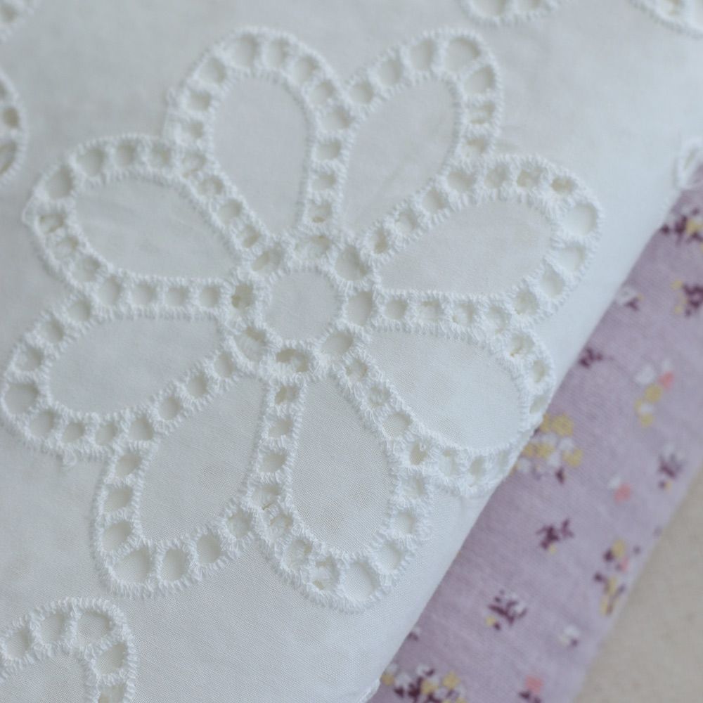 copy of Broderie anglaise plumetis de coton coloris blanc