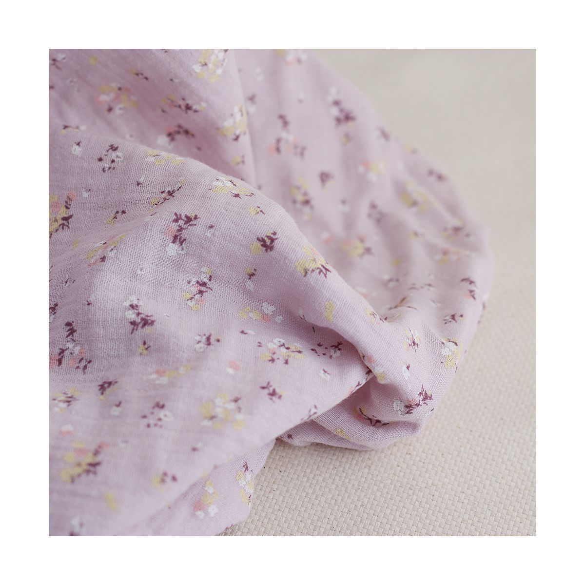 copy of Solea - Double gaze de coton coloris fond jaune pastel motif soleil copy of Solea - Double gaze de coton coloris fond jaune pastel motif soleil