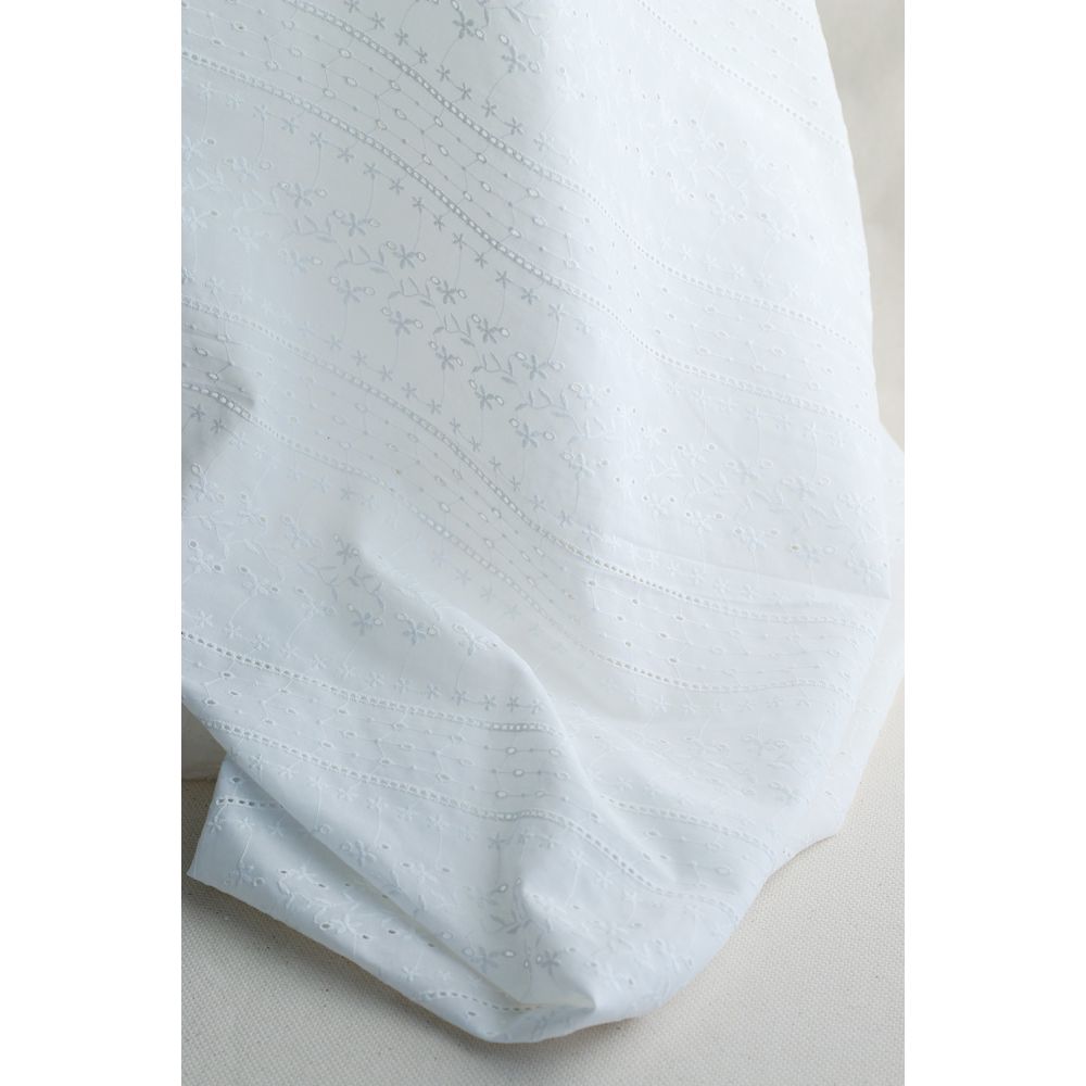 copy of Broderie anglaise plumetis de coton coloris blanc