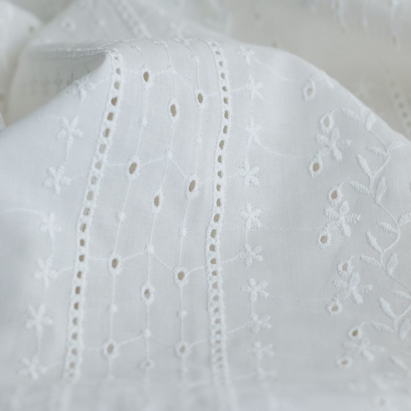copy of Broderie anglaise plumetis de coton coloris blanc
