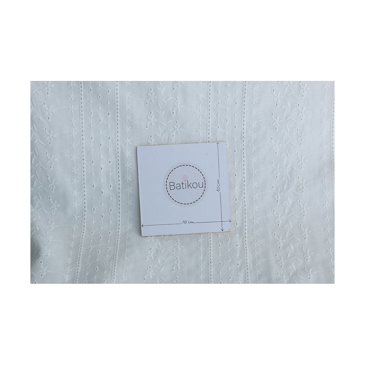 copy of Broderie anglaise plumetis de coton coloris blanc