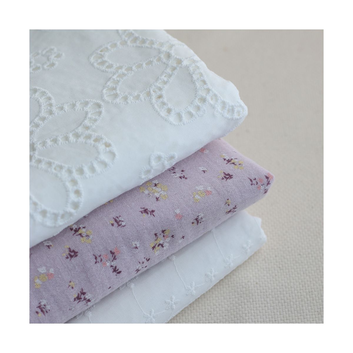 copy of Broderie anglaise plumetis de coton coloris blanc
