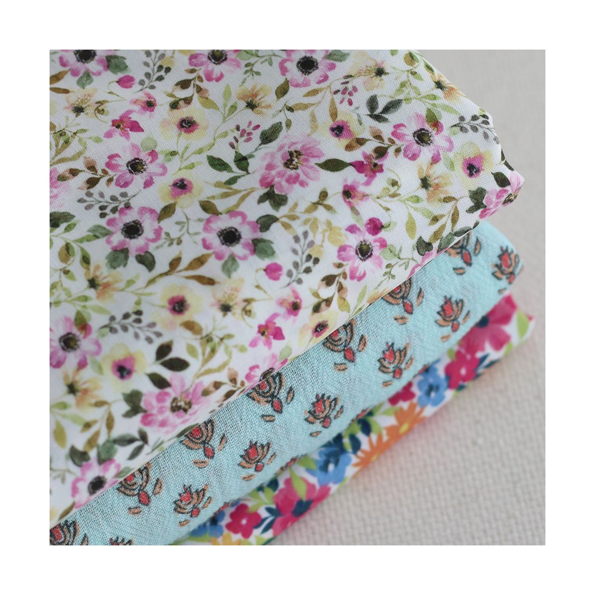 copy of Sheila - Tissu coton crêpe gaufré framboise à motifs copy of Sheila - Tissu coton crêpe gaufré framboise à motifs