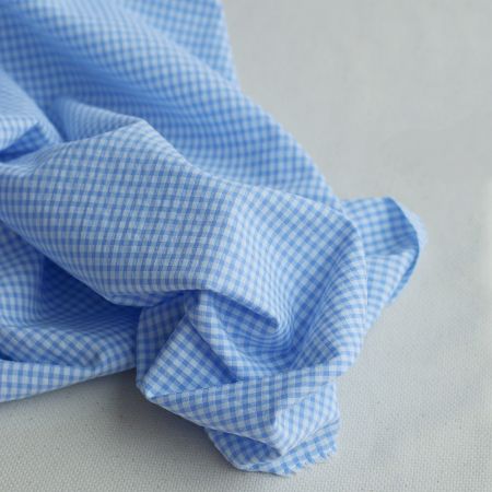 Seersucker / Coton gaufré vichy mini 3mm blanc / bleu frais Seersucker / Coton gaufré vichy mini 3mm blanc / bleu frais