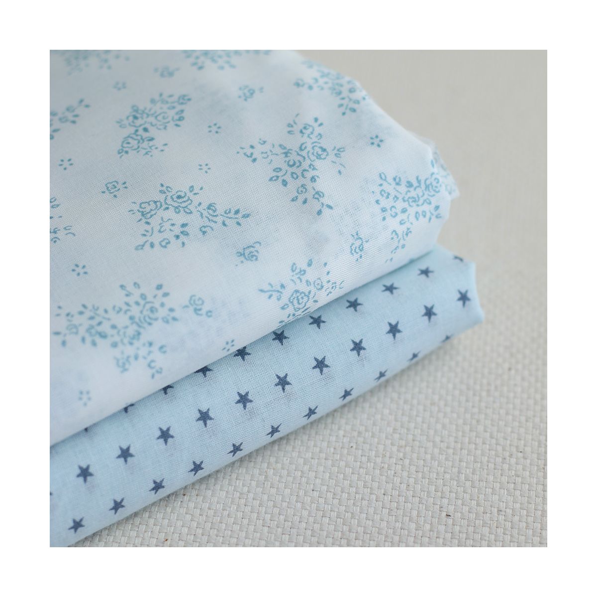 Frou-frou / Batiste de coton imprimé petites étoiles bleu gris