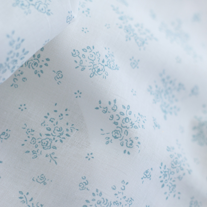 Renée - Batiste de coton douce à imprimé fleuri bleu