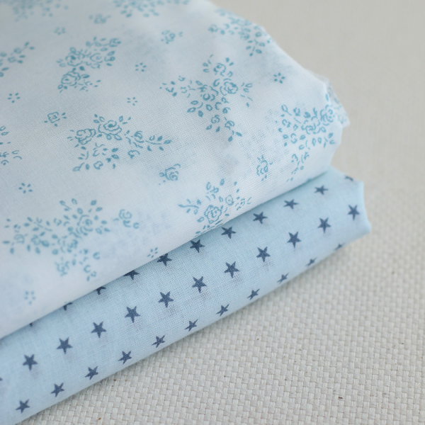 Renée - Batiste de coton douce à imprimé fleuri bleu 2