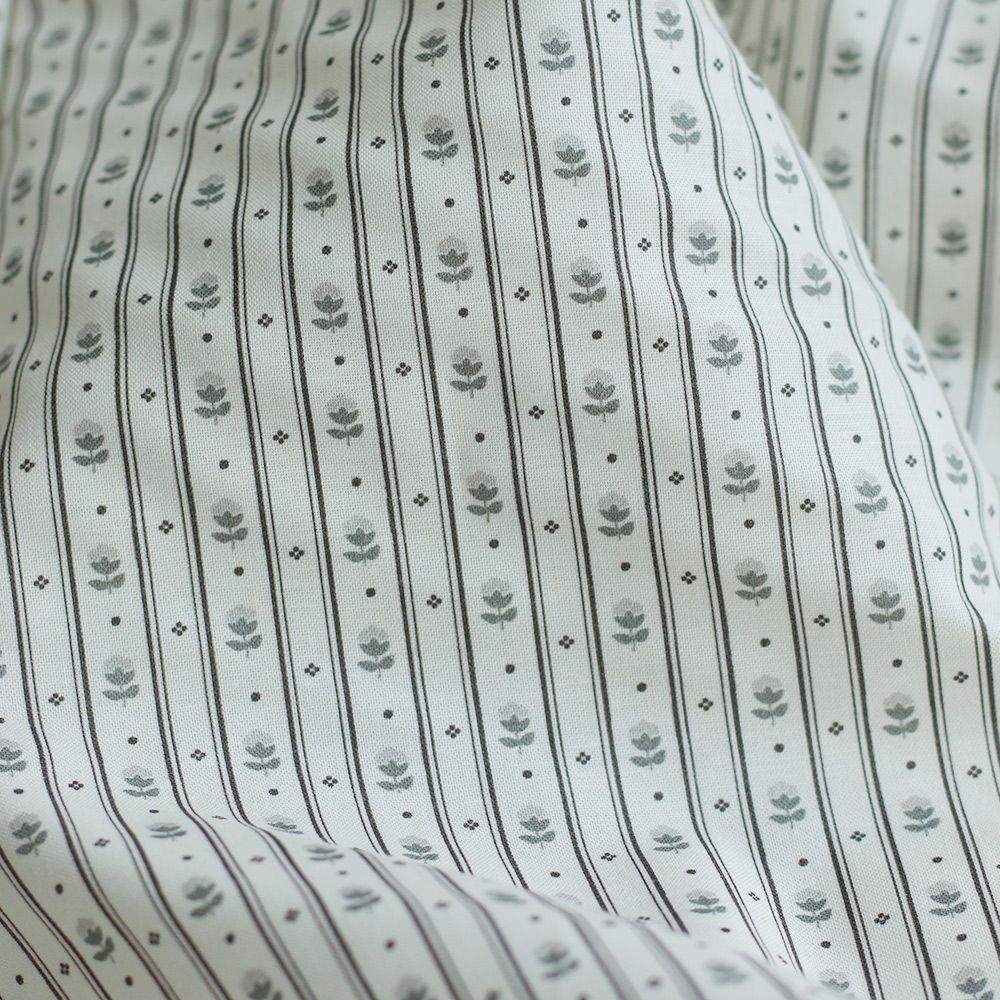 copy of Popeline de coton douce qualité SWEET fond lait motif petits hérissons