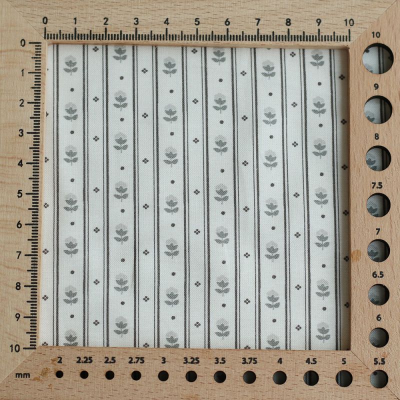 copy of Popeline de coton douce qualité SWEET fond lait motif petits hérissons