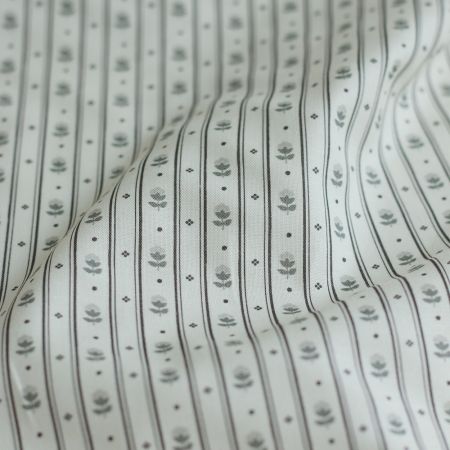 copy of Popeline de coton douce qualité SWEET fond lait motif petits hérissons