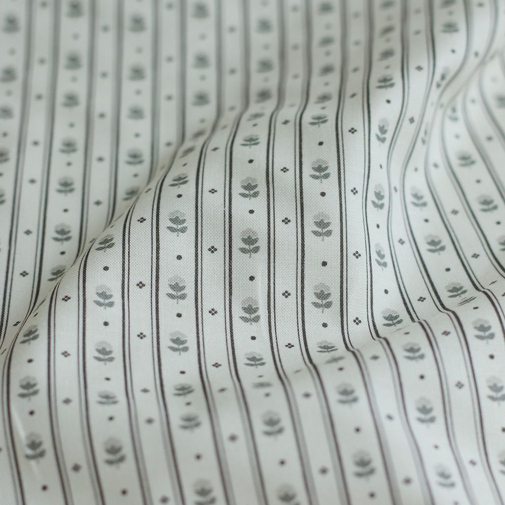 copy of Popeline de coton douce qualité SWEET fond lait motif petits hérissons