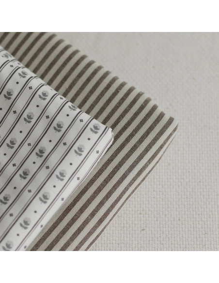 copy of Popeline de coton douce qualité SWEET fond lait motif petits hérissons