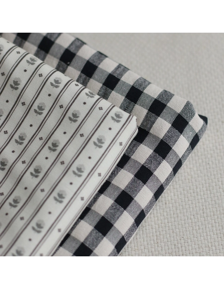 copy of Popeline de coton douce qualité SWEET fond lait motif petits hérissons