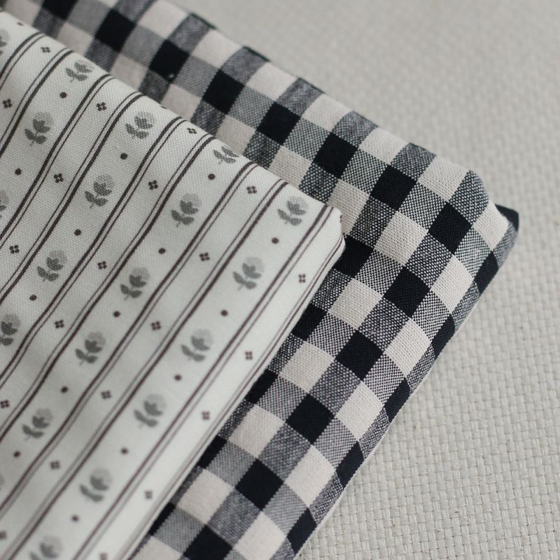 copy of Popeline de coton douce qualité SWEET fond lait motif petits hérissons