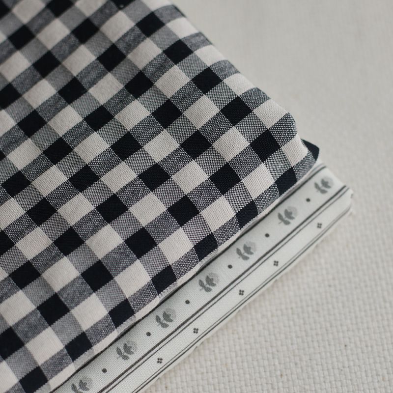 copy of Popeline de coton douce qualité SWEET fond lait motif petits hérissons