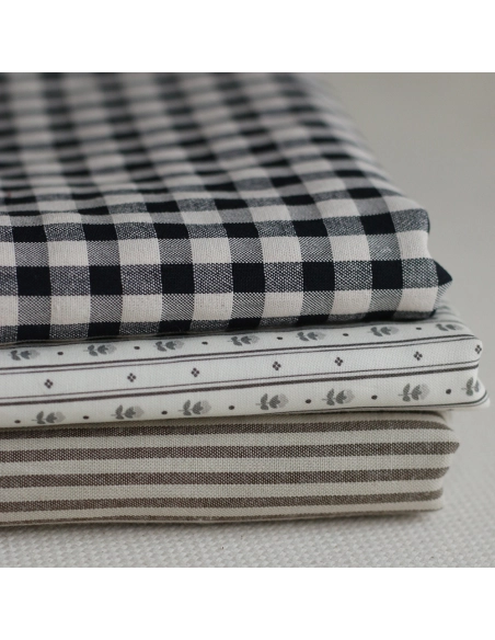 copy of Popeline de coton douce qualité SWEET fond lait motif petits hérissons