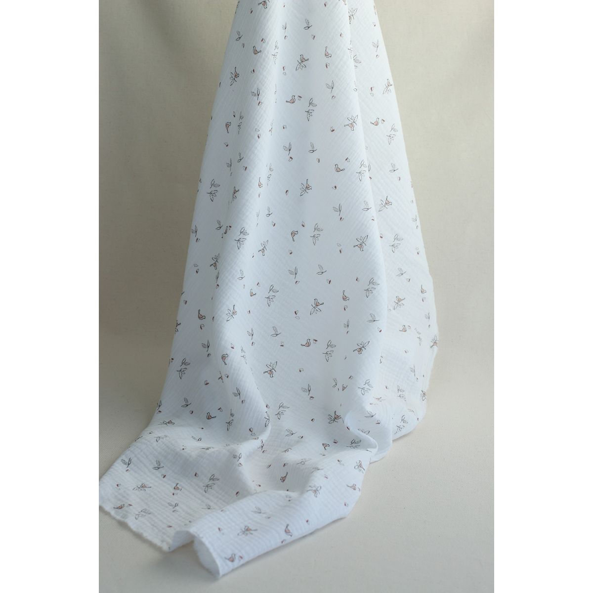Isao - Double gaze de coton motif petits oiseaux Isao - Double gaze de coton motif petits oiseaux