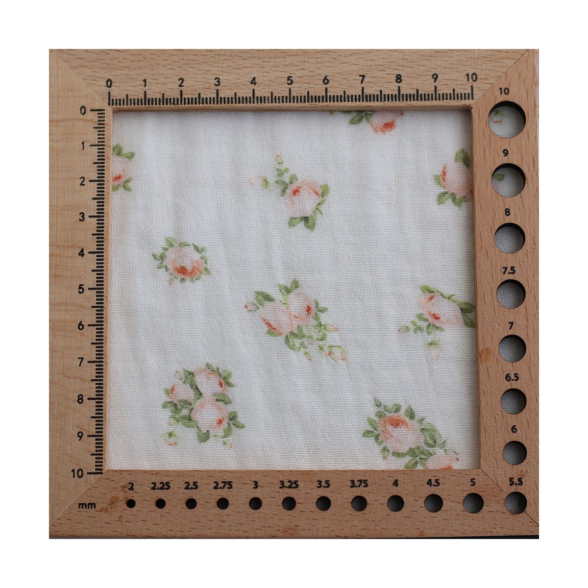 Rosabella - Double gaze de coton BIO blanc motif fleuri pêche Rosabella - Double gaze de coton BIO blanc motif fleuri pêche