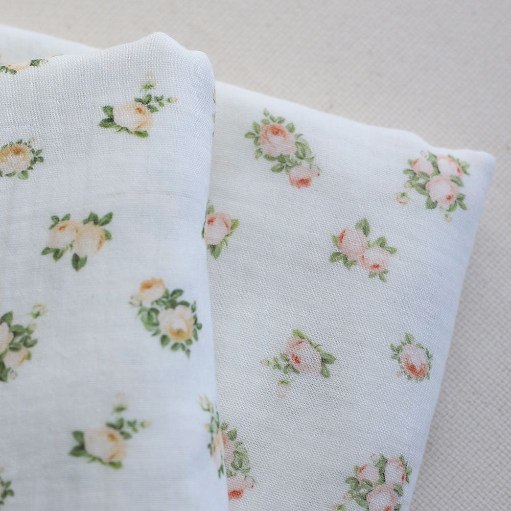 Rosabella - Double gaze de coton BIO blanc motif fleuri vanille