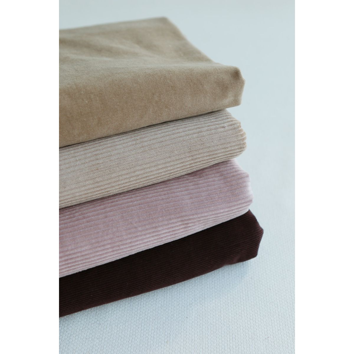 Velours à côtes coton organique coloris rose poudré