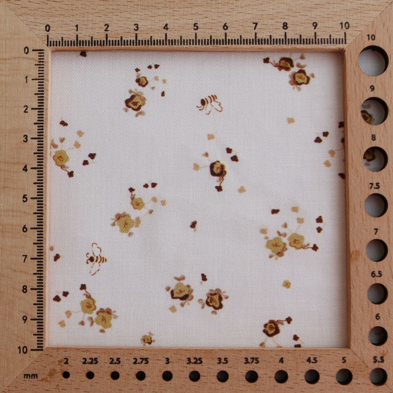 Paula - Tissu sergé de coton organique fin imprimé fond écru