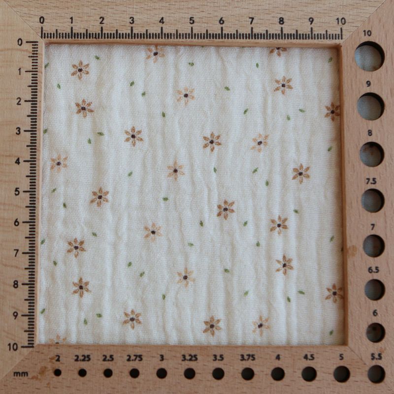 Double gaze de coton imprimé petites fleurs fond écru