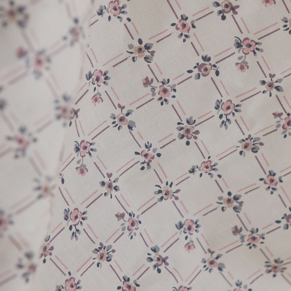 Ella - Popeline de coton douce qualité SWEET écru motif rose poudré