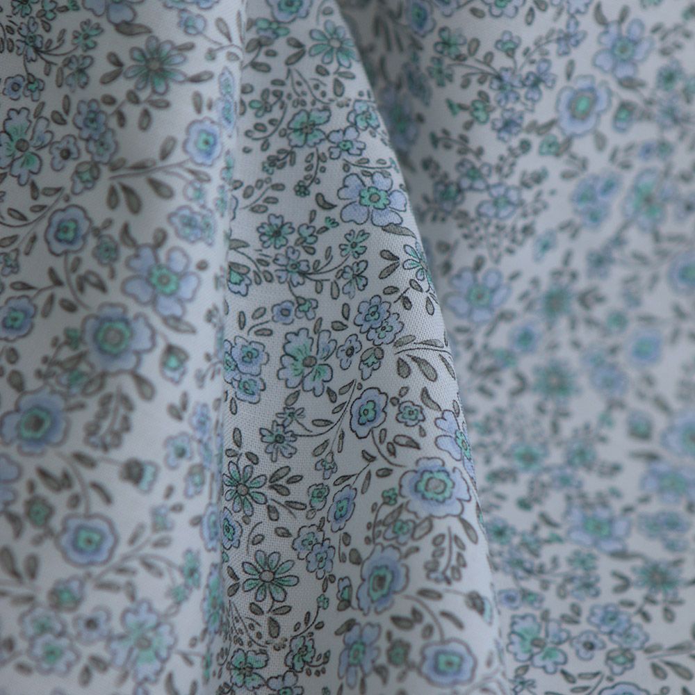 Suzanne - Popeline de coton douce qualité SWEET motif bleu ciel