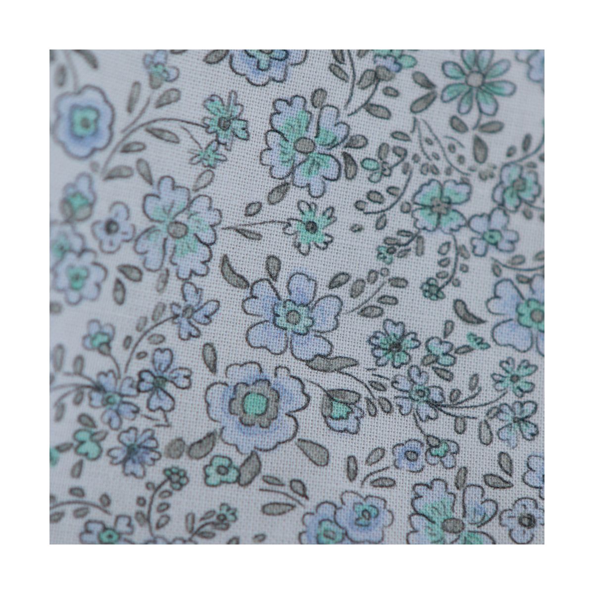 Suzanne - Popeline de coton douce qualité SWEET motif bleu ciel Suzanne - Popeline de coton douce qualité SWEET motif bleu ciel
