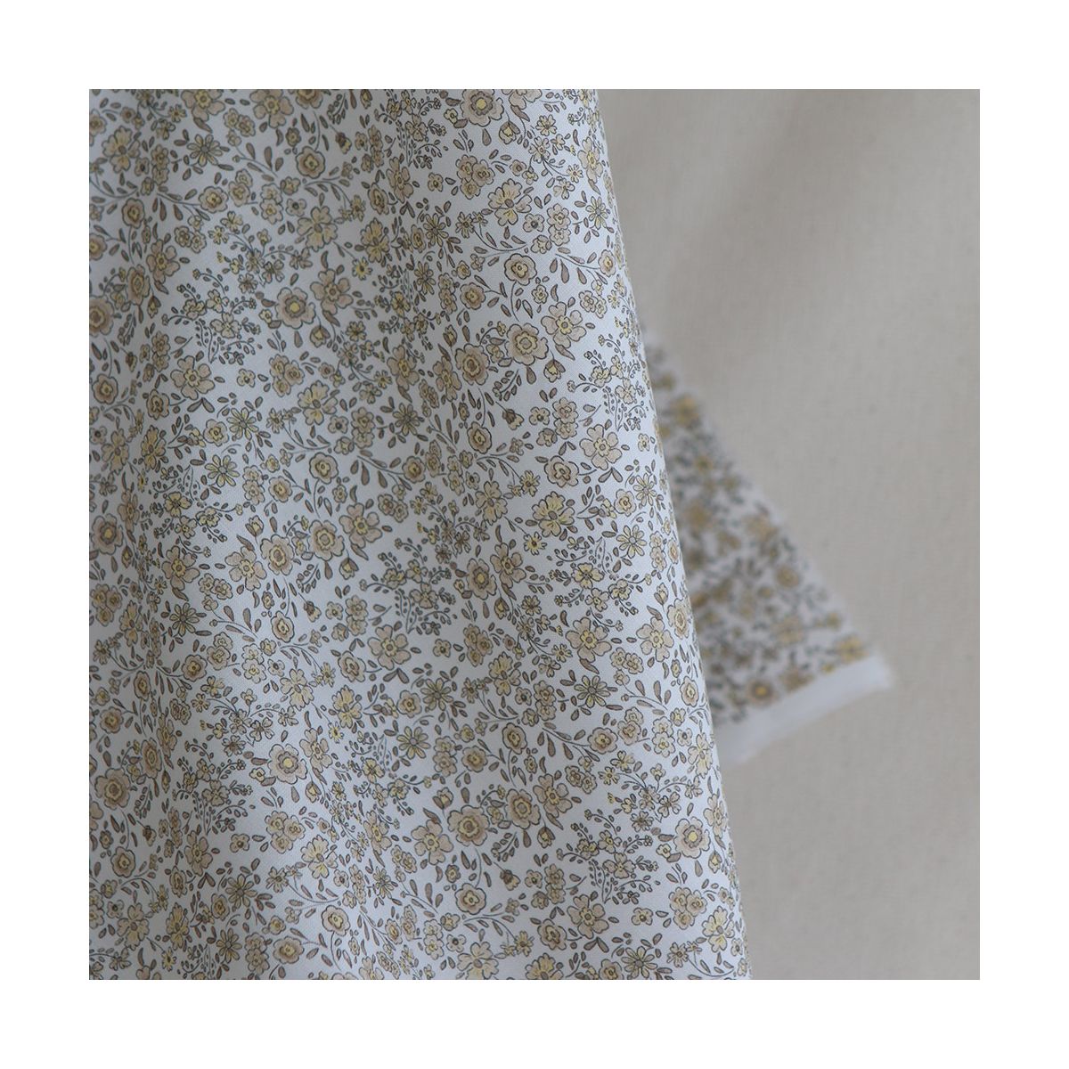 Suzanne - Popeline de coton douce qualité SWEET motif beige