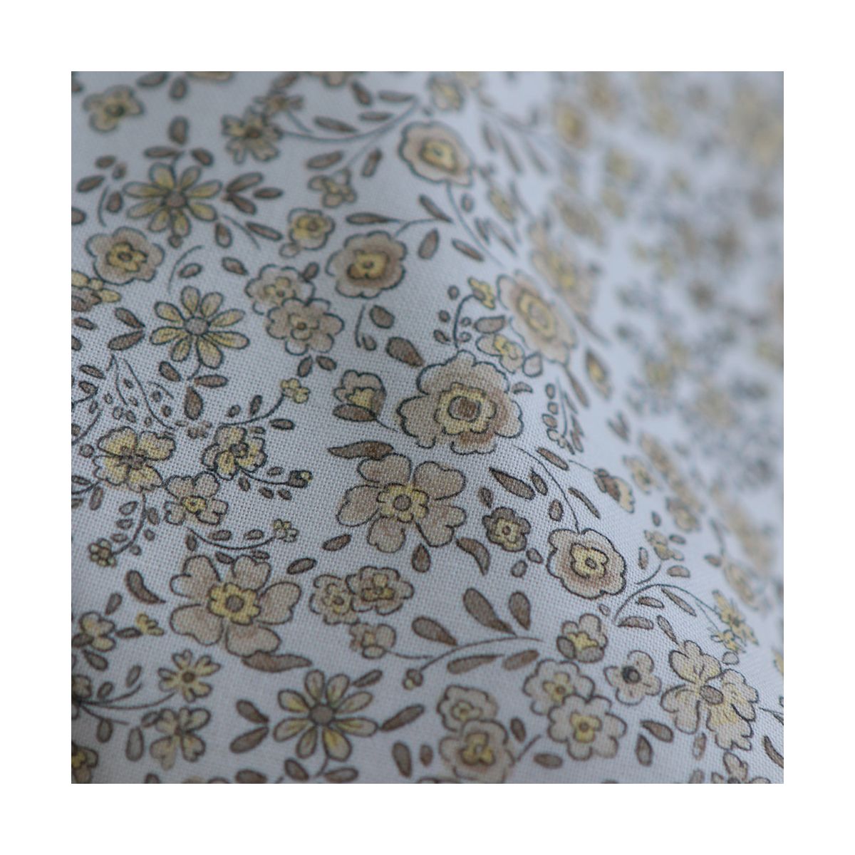 Suzanne - Popeline de coton douce qualité SWEET motif beige