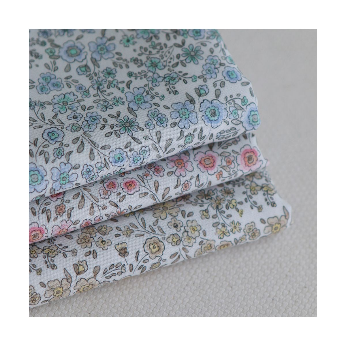 Suzanne - Popeline de coton douce qualité SWEET motif beige