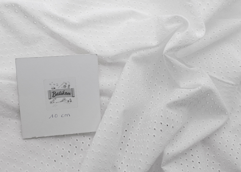 Broderie anglaise coton coloris BLANC