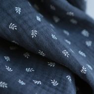 Sacha - Double gaze de coton motif feuilles fond météorite