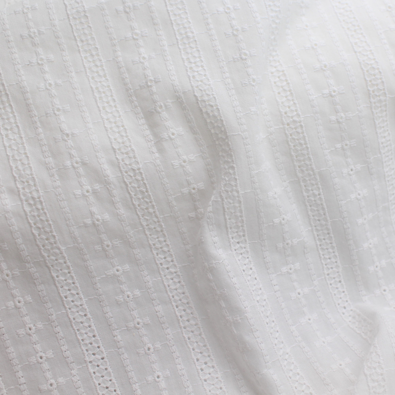 Broderie anglaise coton coloris naturel écru