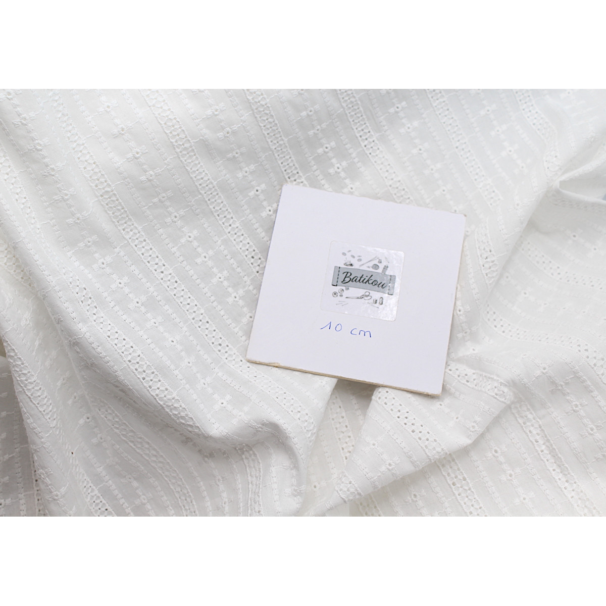 Broderie anglaise coton coloris naturel écru Broderie anglaise coton coloris naturel écru