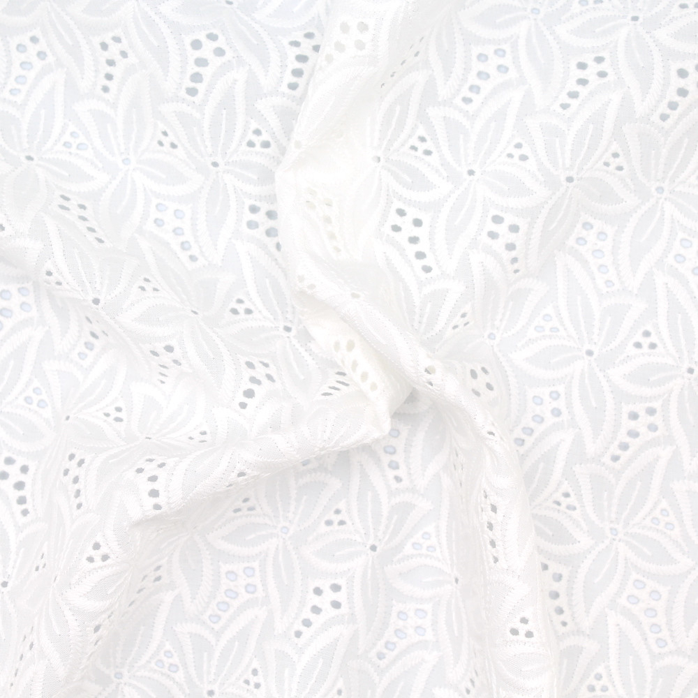 Broderie anglaise coton coloris ivoire