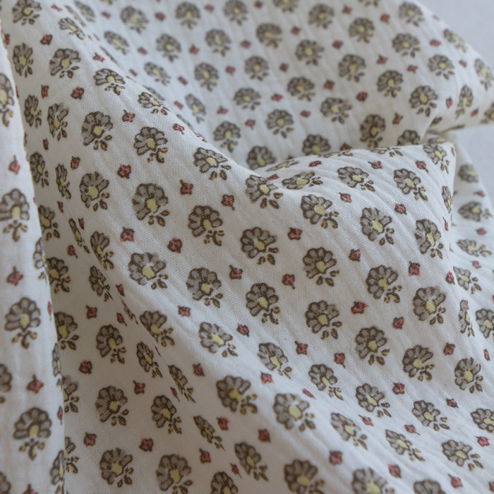 Leela - Double gaze de coton motif fleuri fond écru