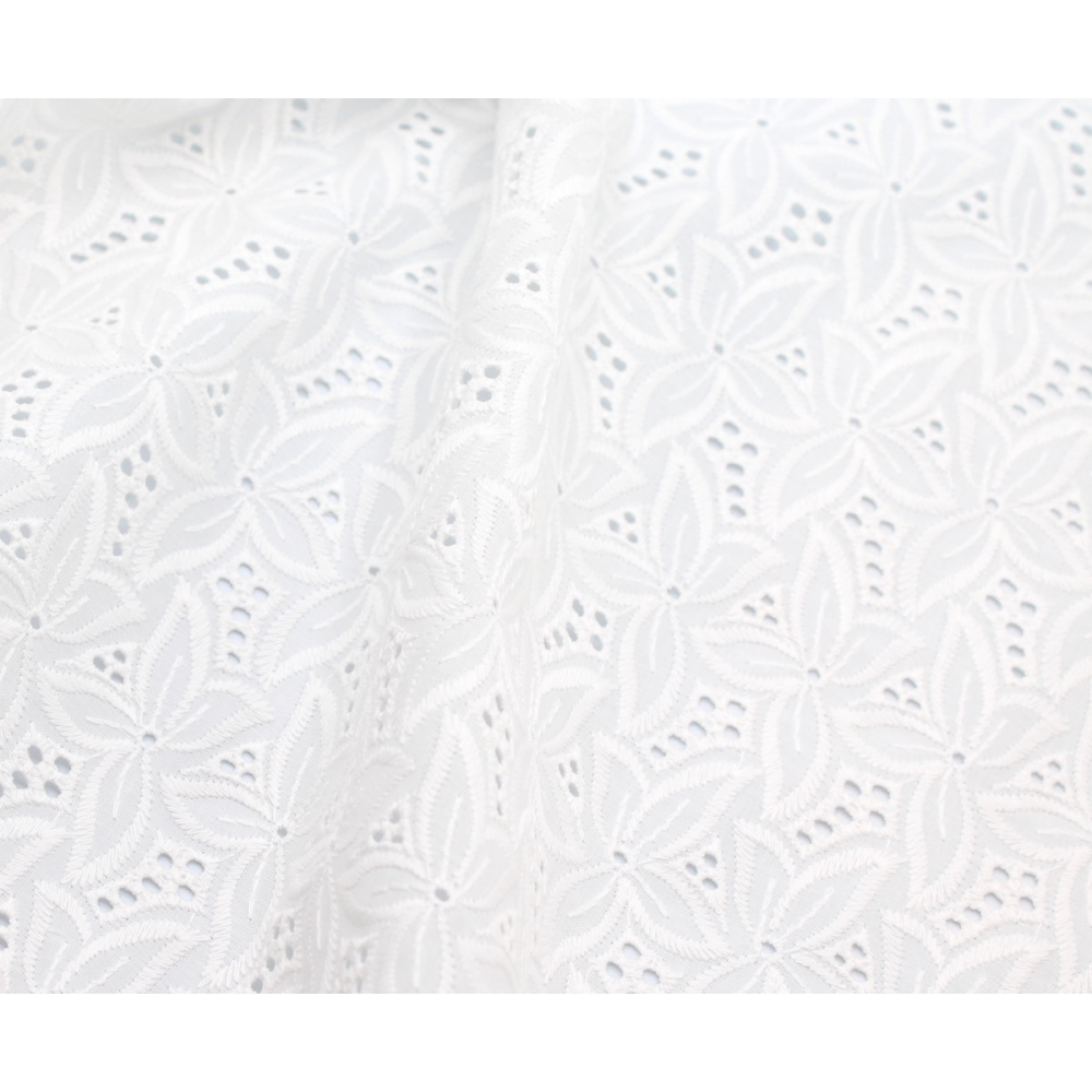 Broderie anglaise coton coloris ivoire