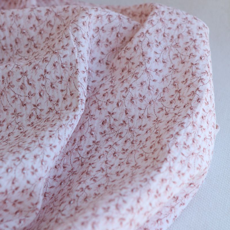 Harper - Double gaze de coton motif fleuri fond rose clair