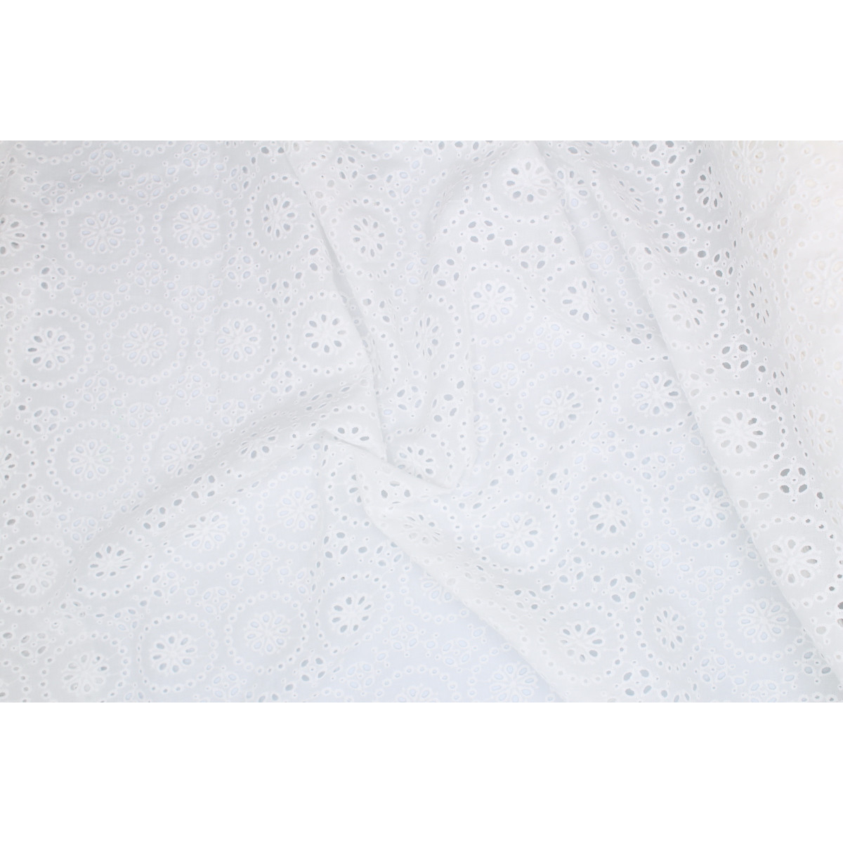 Broderie anglaise coton coloris BLANC Qualité Oeko-tex - 2 Broderie anglaise coton coloris BLANC Qualité Oeko-tex - 2