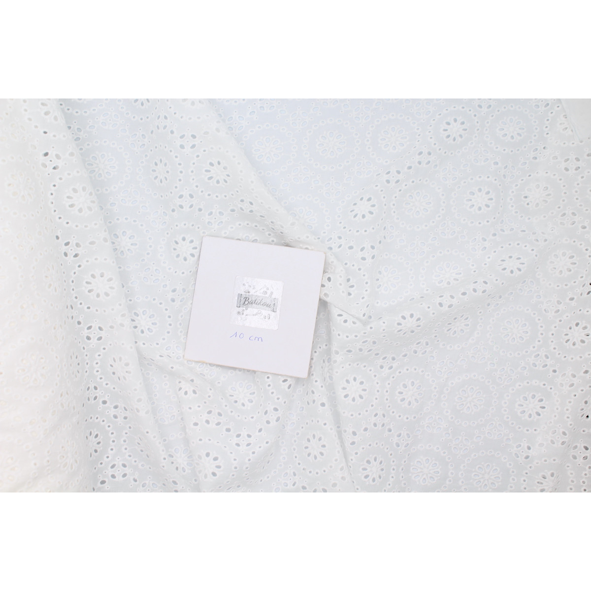Broderie anglaise coton coloris BLANC Qualité Oeko-tex - 4 Broderie anglaise coton coloris BLANC Qualité Oeko-tex - 4