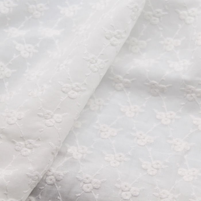 Broderie anglaise coton coloris ivoire
