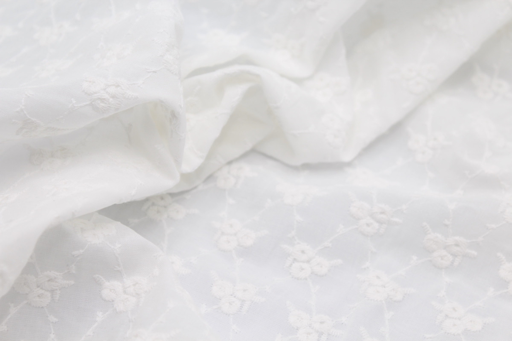 Broderie anglaise coton coloris ivoire