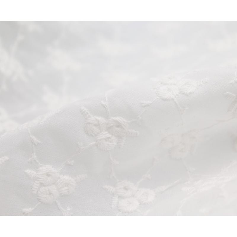 Broderie anglaise coton coloris ivoire