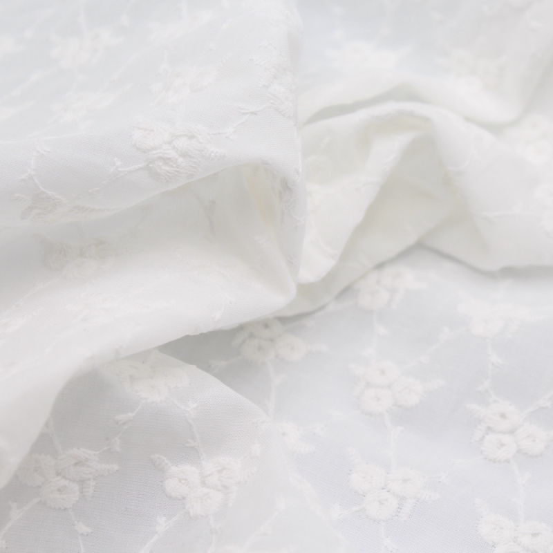 Broderie anglaise coton coloris ivoire