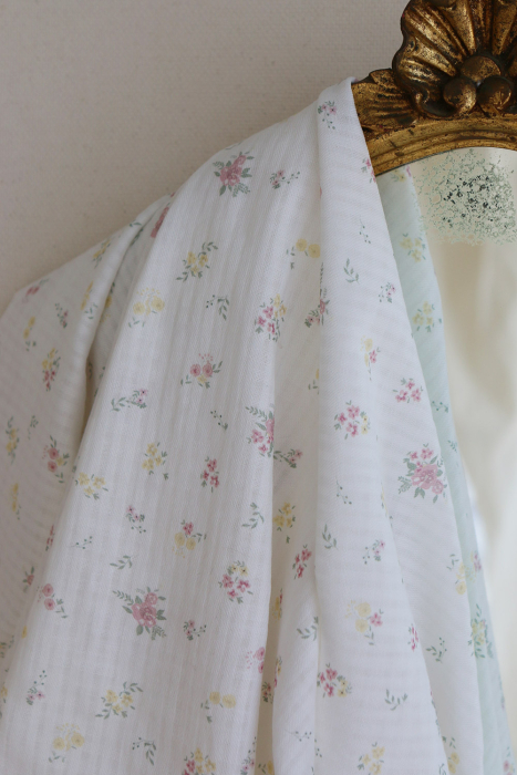 Morgane - Seersucker / Coton gaufré doux fleuri parme