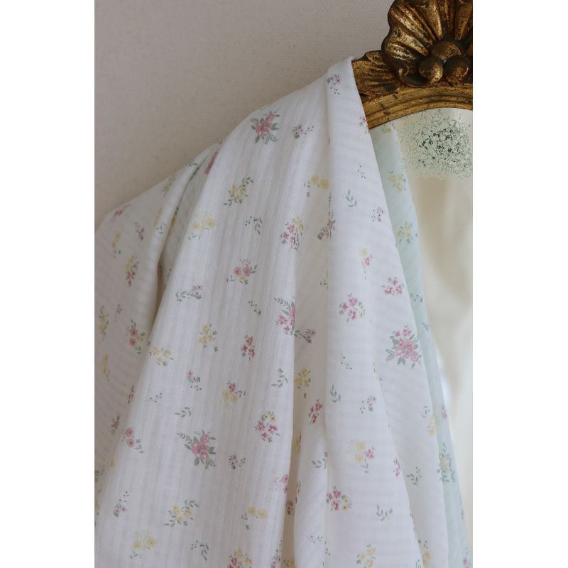 Morgane - Seersucker / Coton gaufré doux fleuri parme