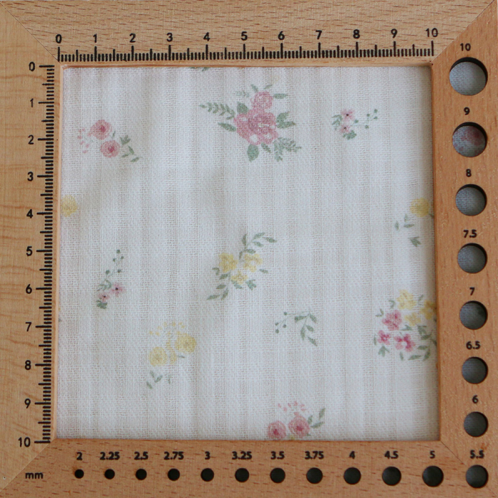 Morgane - Seersucker / Coton gaufré doux fleuri parme